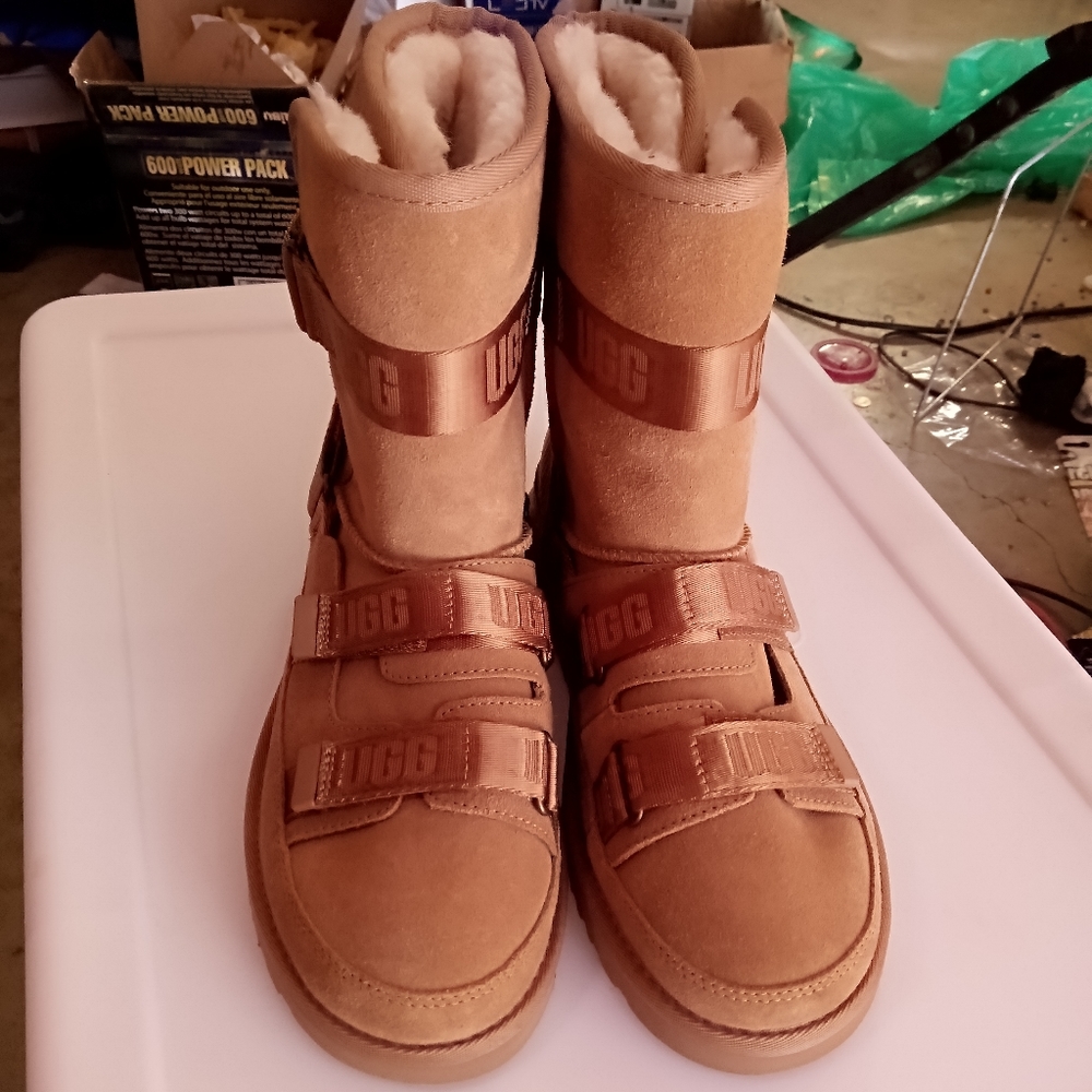 Women's size 8 Uggs